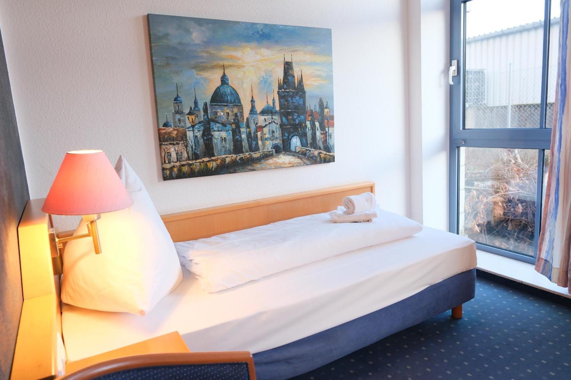 Stargaze Forum Hotel Duesseldorf-Hilden Buitenkant foto
