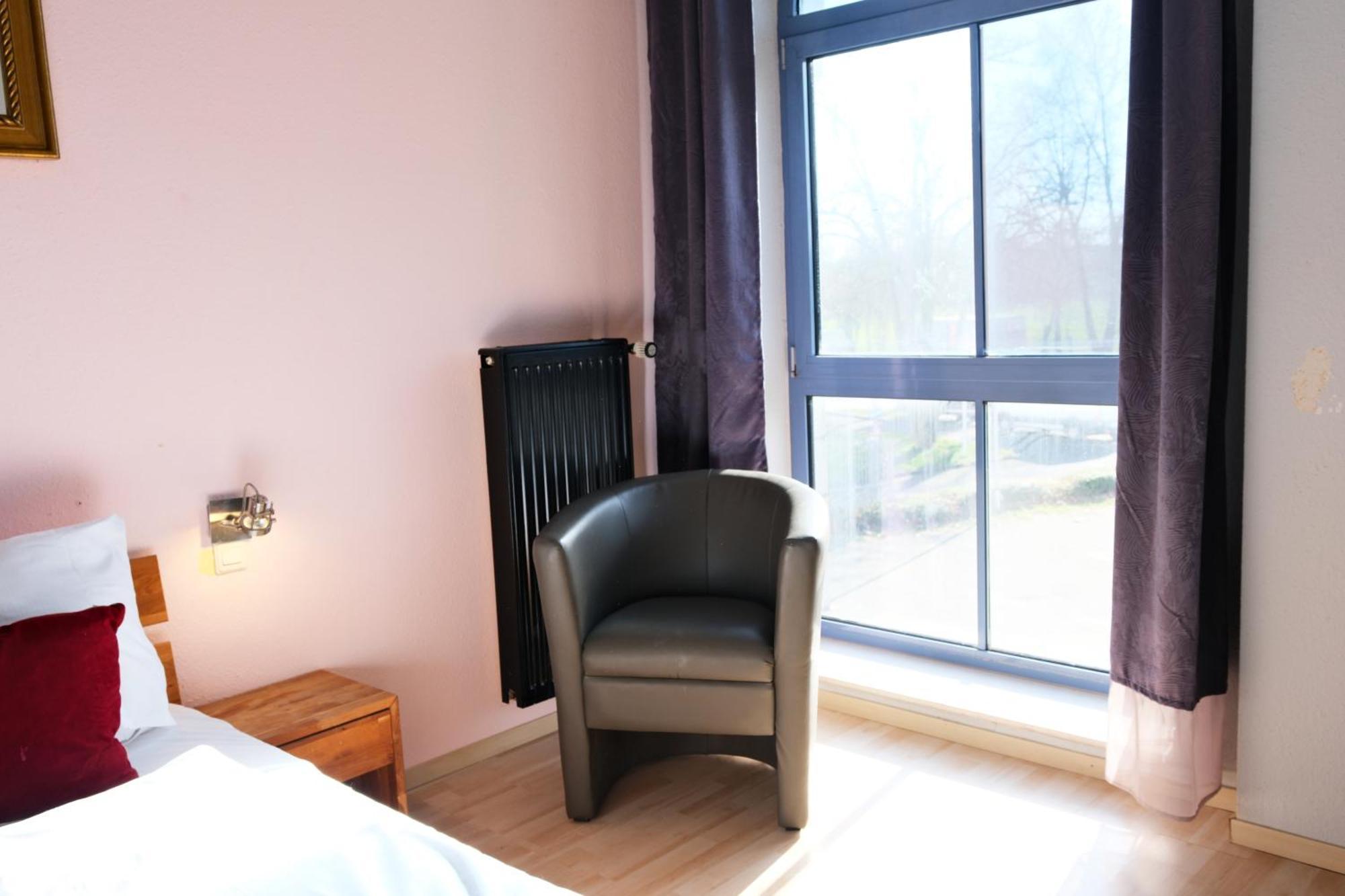 Stargaze Forum Hotel Duesseldorf-Hilden Buitenkant foto