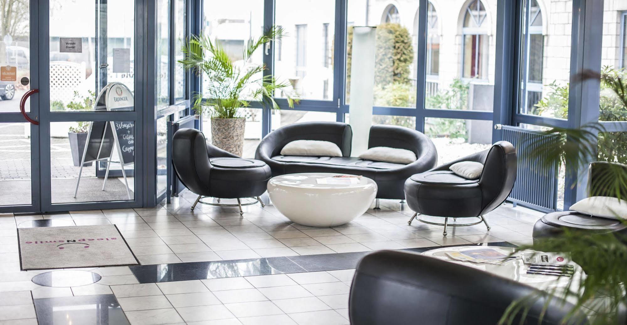 Stargaze Forum Hotel Duesseldorf-Hilden Buitenkant foto